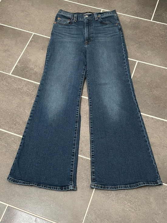 Levi’s Ribcage Bell Jeans size 28X31 - Picture 2 of 13